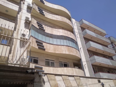 بالکن شیشه ای